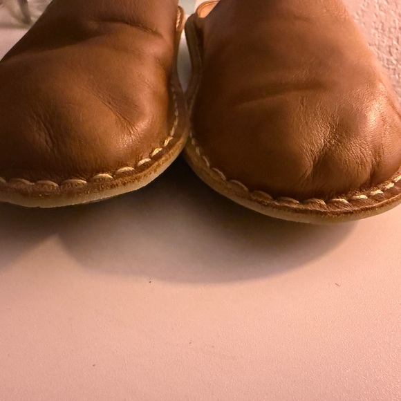 Vibrant Tan Men’s/Women's Slippers - Picture 5 of 11
